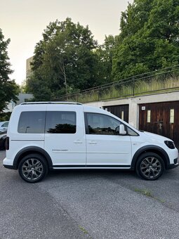 Volkswagen Caddy Cross - 5