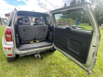 Toyota RAV4 2.0; r. 2004 - 5