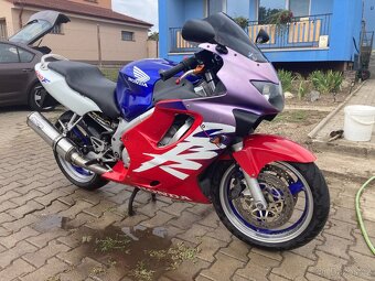 Honda CBR 600f - 5