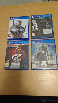 Sony Playstation 4 + zakřivený 27" monitor + hry - 5