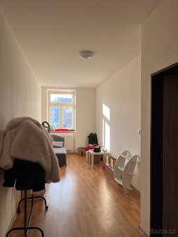 Pronájem bytu 2+kk v centru Nové Paky - 5