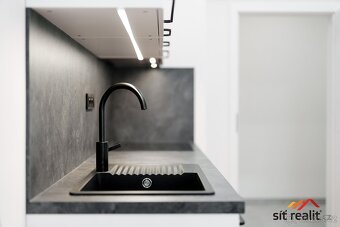 Moderní byt 2+kk, 43 m2, kompletní rekonstrukce 2025, vnitro - 5