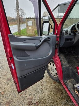 Mercedes-Benz Sprinter - 5