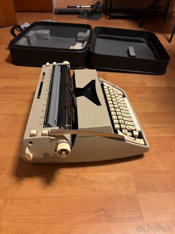 Psací stroj Consul 222.2 - 5