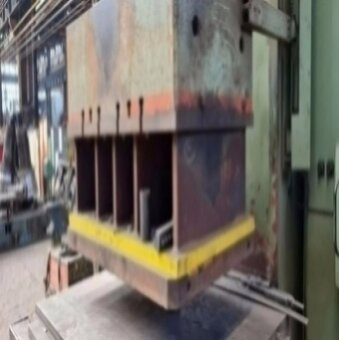 Hydraulický lis CTC 400 z roku 1993 - 5