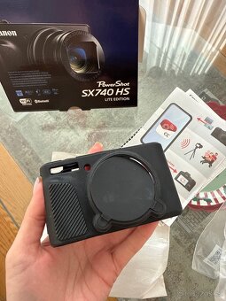 Canon PowerShot SX740 - 5