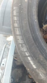 Pneu Michelin 205/55 R16 - 5