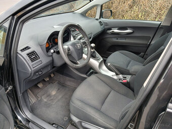 Toyota Auris 1.6i 97Kw KLIMA serviska - 5