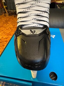 Brusle Bauer Supreme Shadow Int - 5
