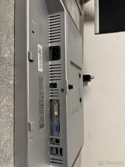Monitor DELL 24 - 5