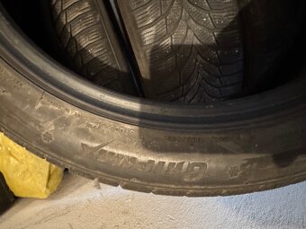 215/45R17 - 5