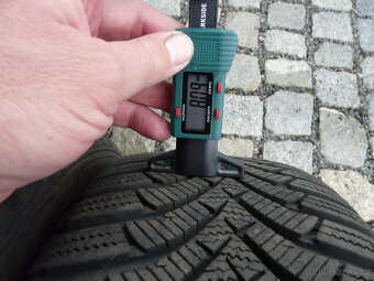 ZIMNÍ PNEU + DISKY MERCEDES 15"A-KLASSE ,  195/50R15 - 5