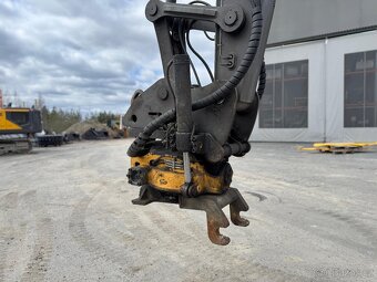 Kolový otočný bagr VOLVO 160C - 5