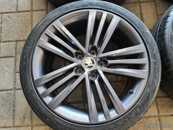 18D Škoda Octavia Scout - Superb original alu kola R18 5x112 - 5