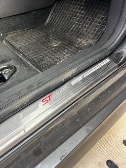 Ford focus St-line - 5