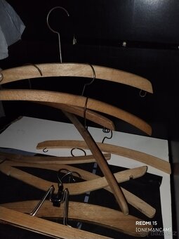 Kvalitní dřevěná ramínka - 5