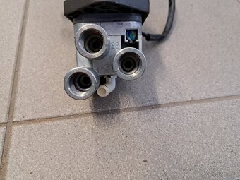 IVECO EUROCARGO VENTIL BRZDY - 5