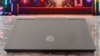 Herní 17" notebook MSI Vector | RTX 5080 | Ultra 9 | 240 Hz - 5