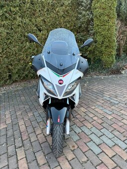 Aprilia SR 300max - 5