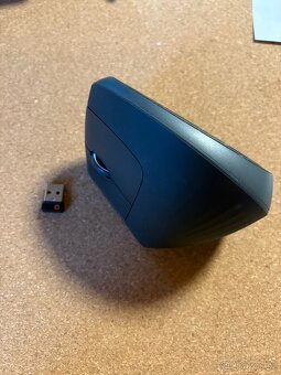 Logitech MX Vertical – ergonomická myš (vadné kolečko) - 5