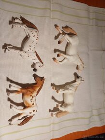 SCHLEICH koně, 110,- Kč/ks - 5