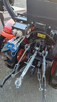 Malorraktor Tauros HX 26Z s čelním nakladačem - 5