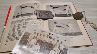 Cvičná puška na Šerm bodákem + učebnice + medaile - 5