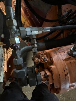 Hydraulické čerpadlo z mulčovače - 5