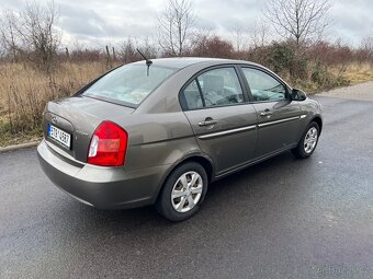 Hyundai Accent - 5