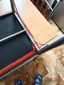 Stůl se 4 židlemi - 5