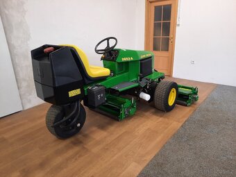 Vřetenová sekačka John Deere 2653A - 5