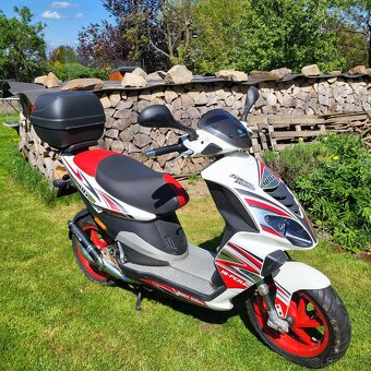 Skútr Piaggio 50 ccm - 5