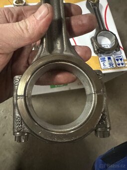 Píst 2.0 tdi 04L107065A 110 kw CRL - 5