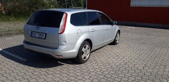 Ford Focus 2,0i 16V  Carving  107 kw  kombi - 5