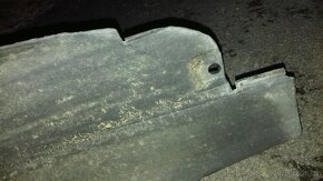 Audi A3 8L pravé levé přední plastové nadkolí podběh origo - 5