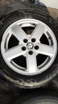 Originál alu kola škoda + zimní pneu 195/65 R15 - 5