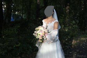 svatební šaty, ručně šité ve svatebním salónu - 5