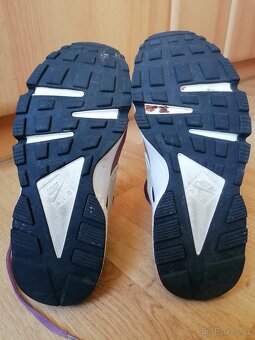 Botasky NIKE AIR Huarache v. 39 - 5