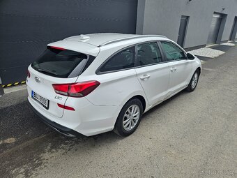 Hyundai i30 kombi 1.6crdi 85kw r.v 10/2020 kamera 2xklič -ČR - 5