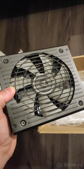 Corsair RM550x - 5