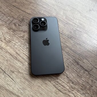 iPhone 15 Pro 128GB, černý, eSIM (12 měsíců záruka) - 5