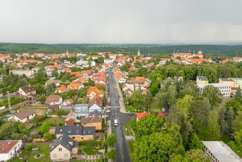 Prodej krásného řadového rodinného domu 4+1 s bazénem - 5