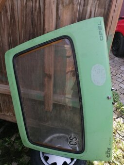 Opel Kadett C City zadní víko - 5