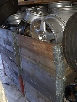 nabízím alu kola z automobilů 3300-3500kg - 5