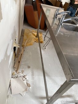 Nerezový stůl s dvojdřezem - 5