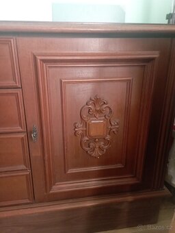 Luxusní prostorná komoda dřevo masiv 197x79x43 cm - 5