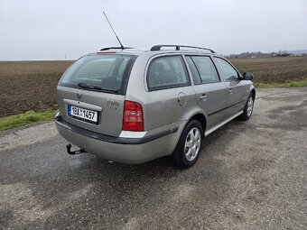 Škoda Octavia TOUR 12/2010 ČR TOP - 5
