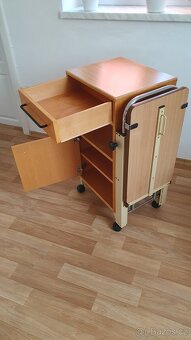 Zdravotnický stolek pojízdný - 5