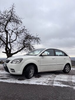 Kia Rio 1.4i 16V 2011 - 5