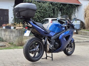 Triumph Sprint ST 1050 - 5